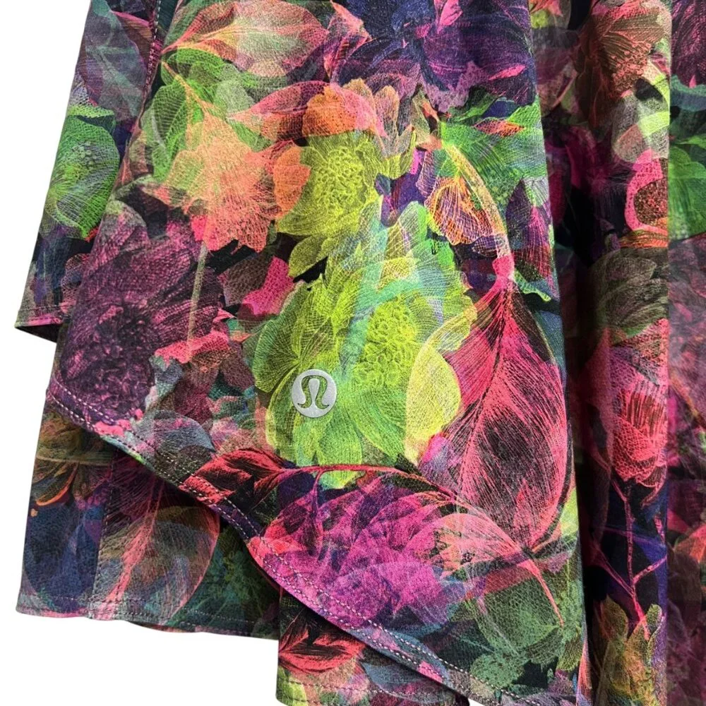 lululemon athletica Black Waistband Multi-Color Floral Mini Skirt
